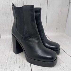 Gianni Bini leather boots